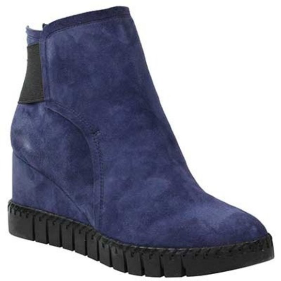 J.Renee Shoes - J. Renee Nagetta Blue Suede Boots New Size 8